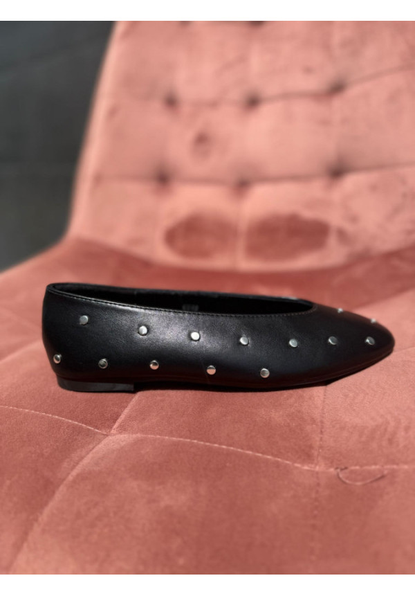 MANOLETINAS TACHUELAS NEGRAS 646