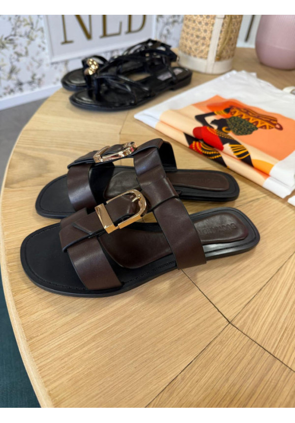 SANDALIA MARRON HEBILLA 52581