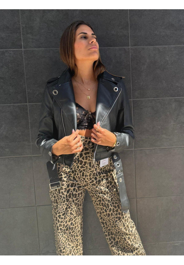 CHAQUETA POLIPIEL TACHUELAS NEGRA 23021