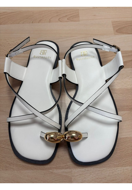 SANDALIA BLANCA DEDO DORADO 5686