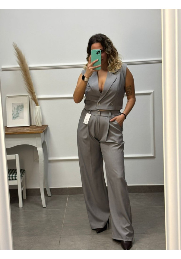 CONJUNTO CHALECO CON PANTALON PINZA