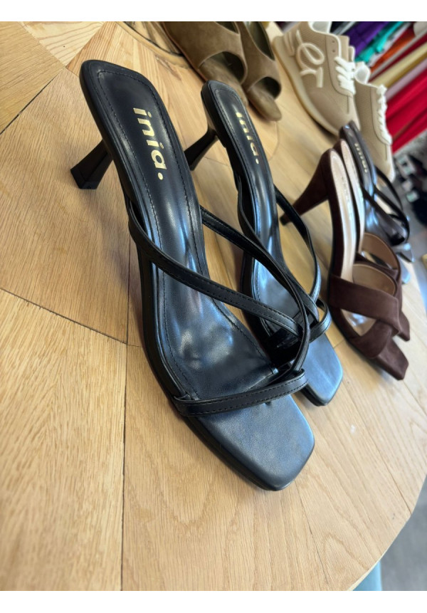 SANDALIA TIRAS NEGRAS 65311