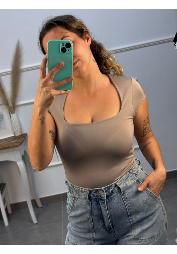 TOP LICRA ESCOTE CUADRADO 38646