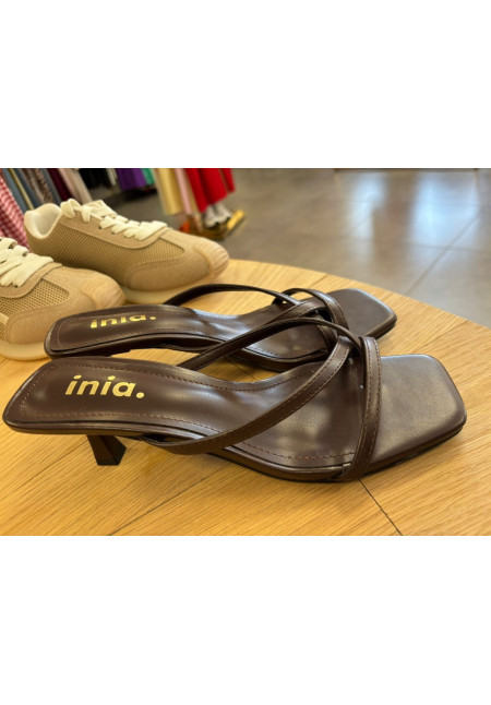 SANDALIAS TIRAS MARRON 6531