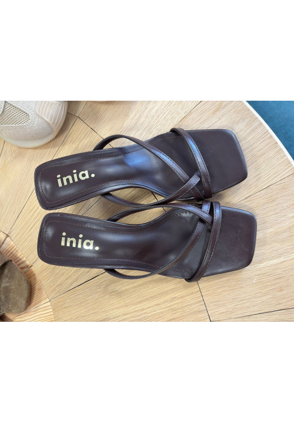 SANDALIAS TIRAS MARRON 6531