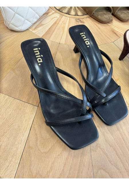 SANDALIA TIRAS NEGRAS 65311