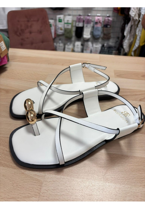 SANDALIA BLANCA DEDO DORADO 5686